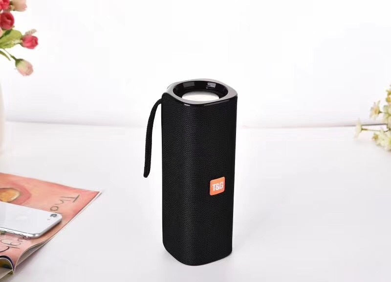 Cloth wireless bluetooth speaker